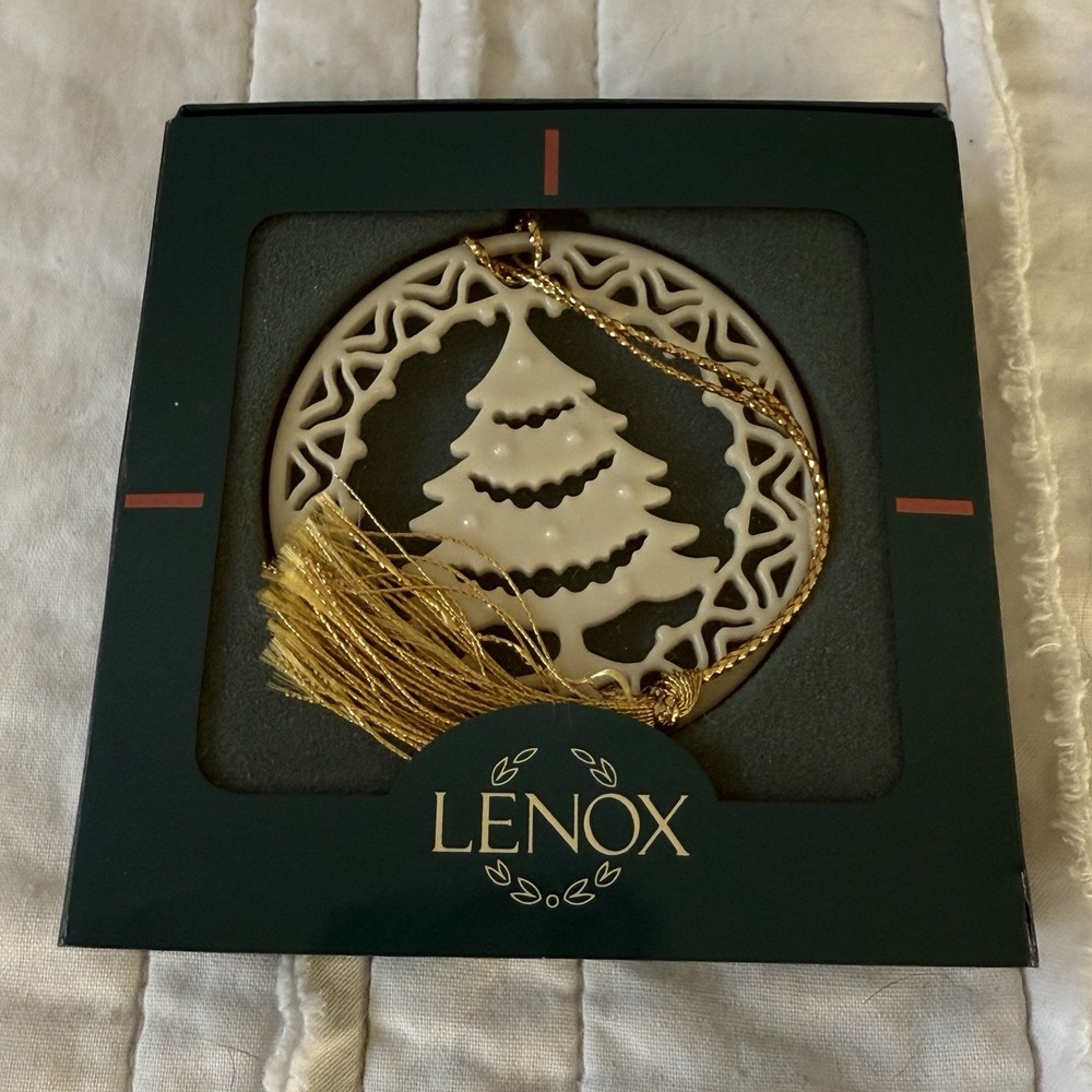 VTG Lenox Christmas Ornament 1985 Yuletide Tree‎ Pierced Porcelain Gift Idea